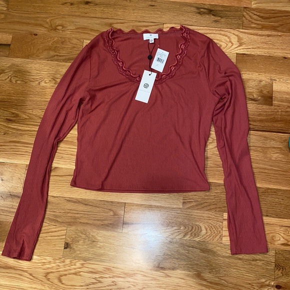 NWT Socialite Long Sleeve Scoop Neck Crop Top in Mauve - Picture 2 of 7